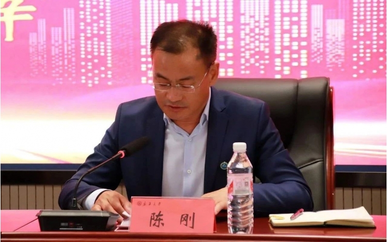 外经贸协会牵头 尊龙凯时集团等单位与新疆大学外国语学院告竣战略相助